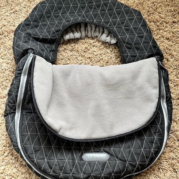 JJ Cole Black and Gray Car Seat Cover - Picture 3 of 4